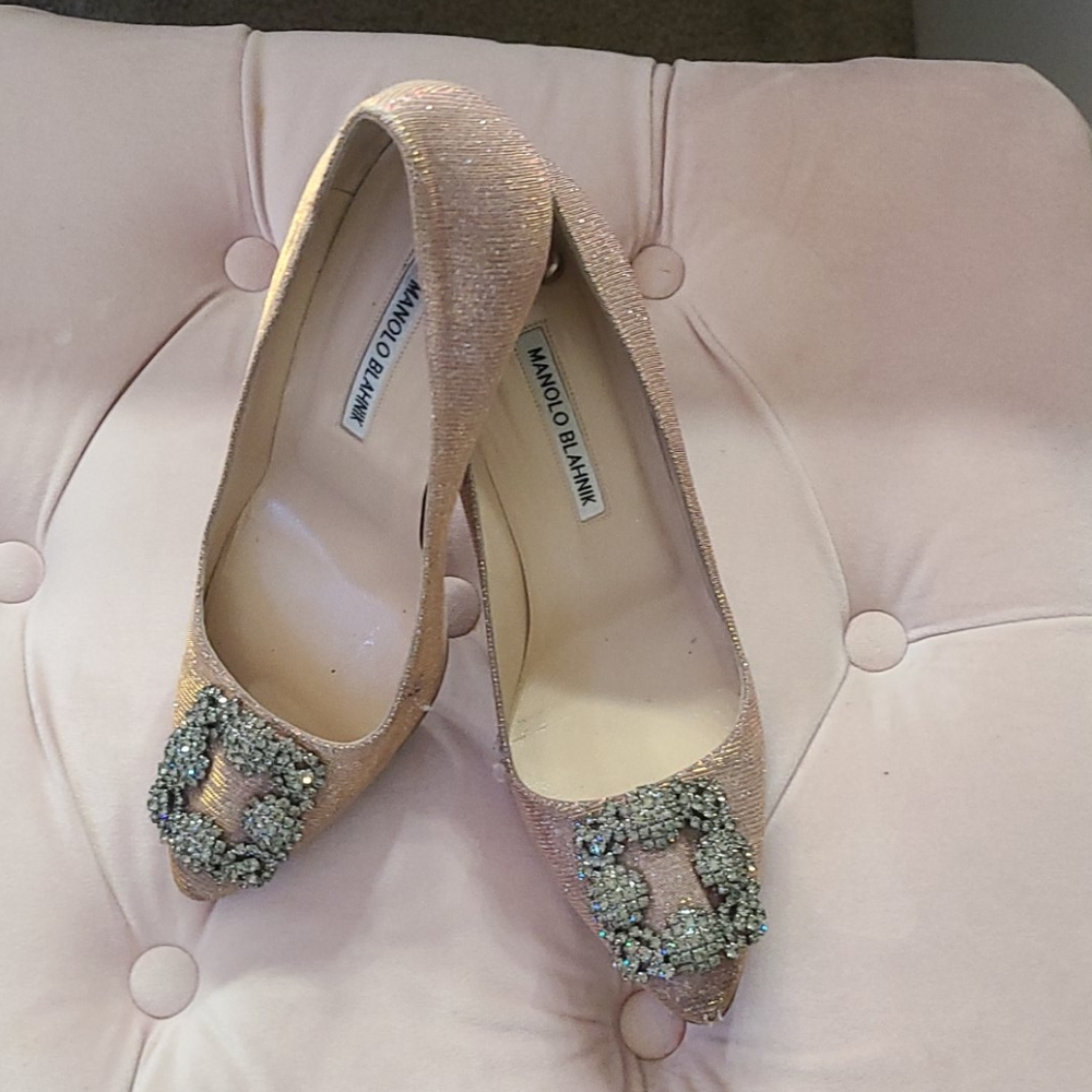 Glittery pink lady heels